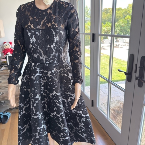 Issue New York Lace Midi Dress Black/White - Picture 3 of 13